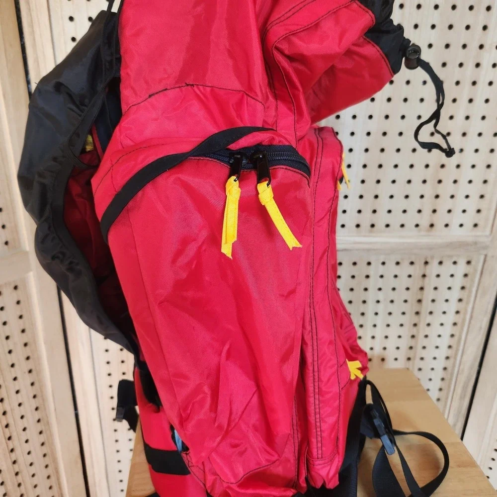 Vintage Marlboro Adventure Team Duffle Bag Backpack X bag attached Hiking Retro